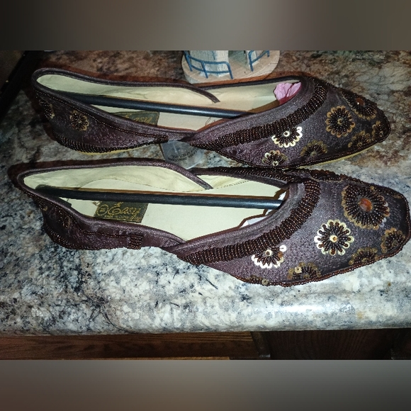 Elegant Brown Floral Sequin Flats - Picture 13 of 13